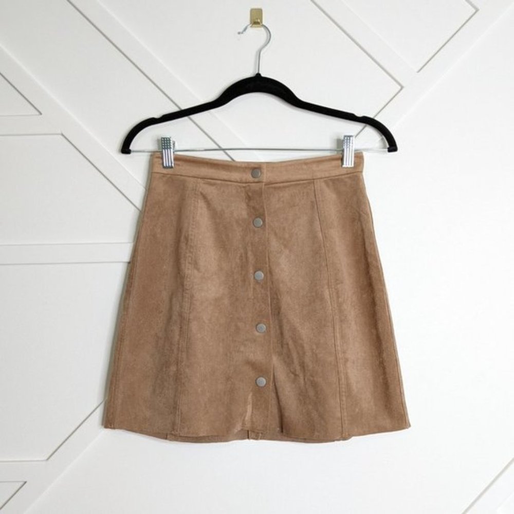 Aritzia Wilfred Free Centinela Button Lightweight tan faux suede skirt SZ 4